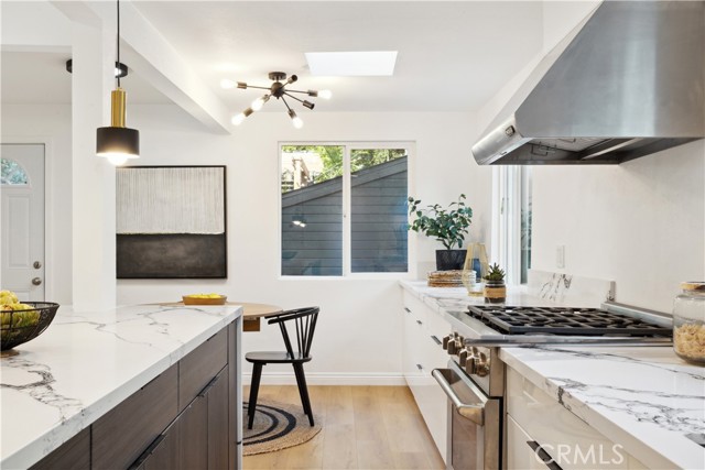 Detail Gallery Image 23 of 70 For 1290 E Woodbury, Pasadena,  CA 91104 - 5 Beds | 5 Baths