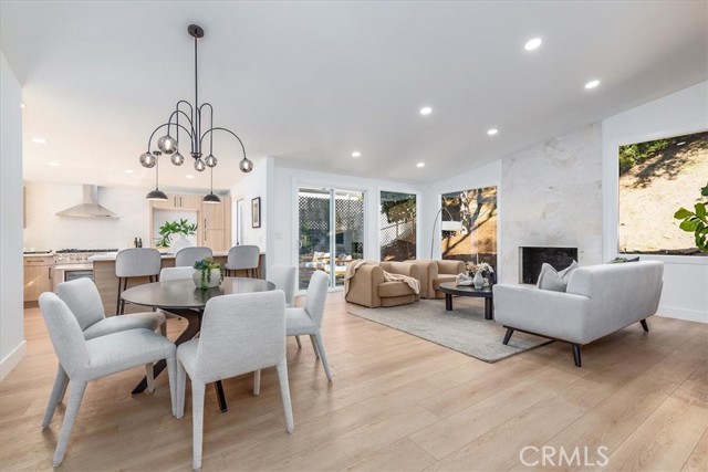 Detail Gallery Image 5 of 29 For 9921 Westwanda Dr, Beverly Hills,  CA 90210 - 2 Beds | 2 Baths