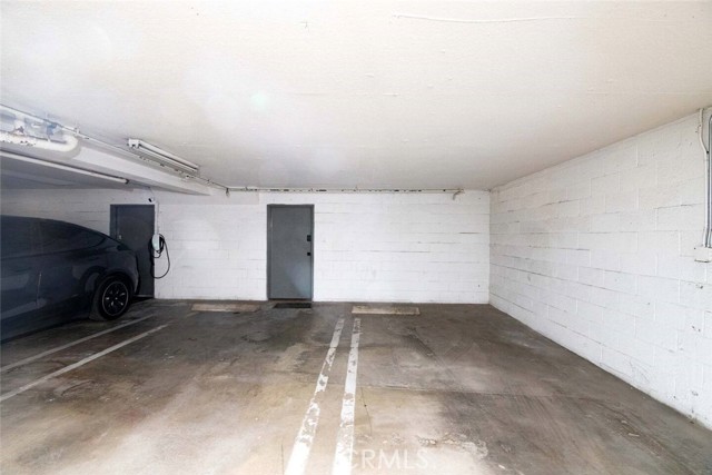 Detail Gallery Image 49 of 62 For 7310 Balboa Bld #F,  Van Nuys,  CA 91406 - 2 Beds | 3 Baths