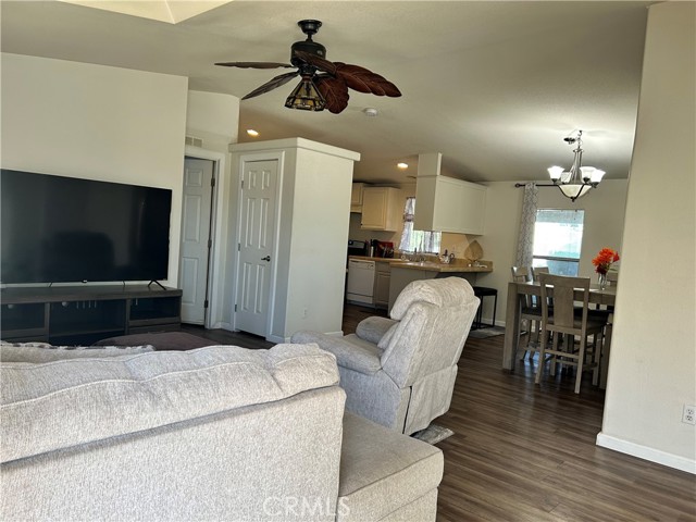 Detail Gallery Image 4 of 26 For 3800 W Wilson #219,  Banning,  CA 92220 - 3 Beds | 2 Baths