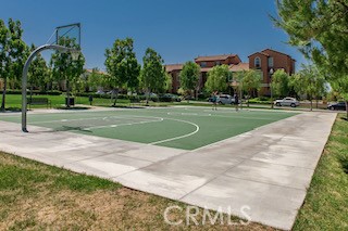 https://media.crmls.org/medias/d0d89fc0-5af9-4aca-b687-038eb2981004.jpg?preset=X-Large