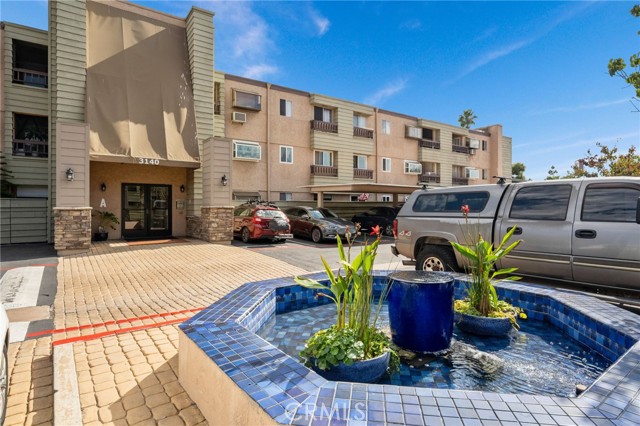 Front Image Thumbnail for CROC25220118