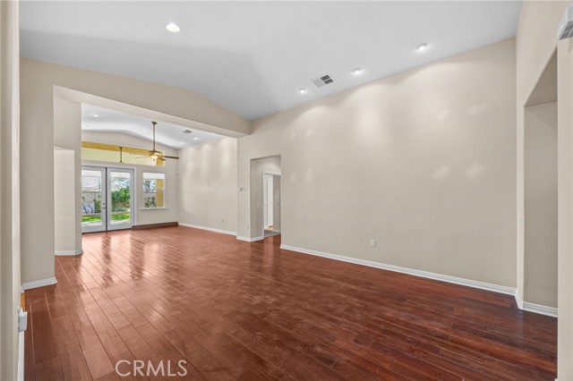 Detail Gallery Image 6 of 42 For 180 Salt Crk, Beaumont,  CA 92223 - 3 Beds | 2 Baths