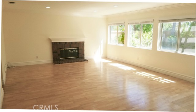Detail Gallery Image 5 of 38 For 49 Elizabeth Ln, Irvine,  CA 92602 - 4 Beds | 2/1 Baths