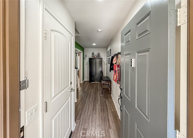 26707 Lexington Lane, Saugus CA: https://media.crmls.org/medias/d0dadbf1-9b31-4381-834f-4ec825f3faaa.jpg