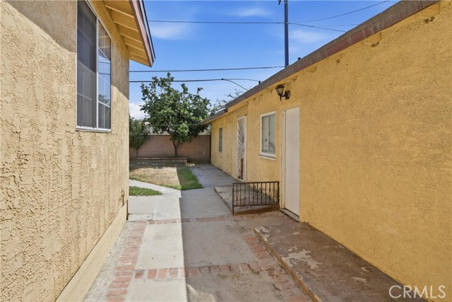 10962 Elm Ave, Lynwood, CA 90262 photo 22