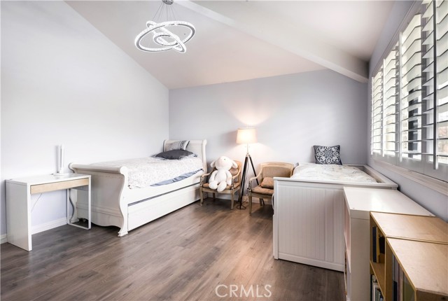 Detail Gallery Image 6 of 28 For 16 Monterey Ct, Manhattan Beach,  CA 90266 - 3 Beds | 3 Baths