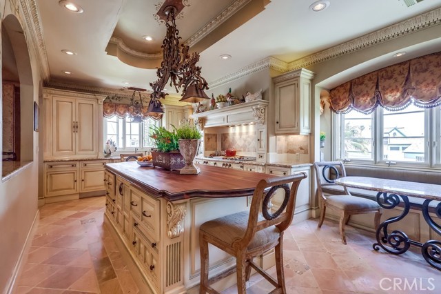 6048 Lido Lane, Long Beach CA: https://media.crmls.org/medias/d0dc0c81-268b-43d0-9dd8-1d2c0c3e31fc.jpg
