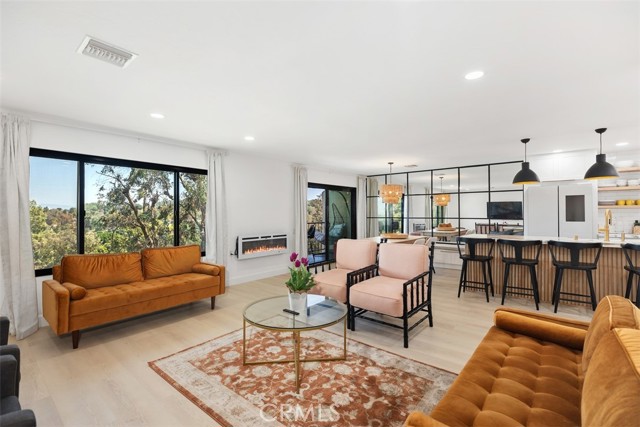 3336 Punta Alta, Laguna Woods CA: https://media.crmls.org/medias/d0dc6244-1dc2-4dd0-9a16-94a8a13a094a.jpg