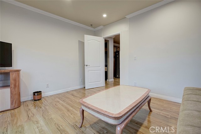 Detail Gallery Image 15 of 33 For 10624 Mcclemont Ave, Tujunga,  CA 91042 - 3 Beds | 3 Baths