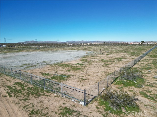 0 Muskrat, Adelanto CA: https://media.crmls.org/medias/d0dd31a2-ae6a-40b5-95e7-96107b197b3a.jpg