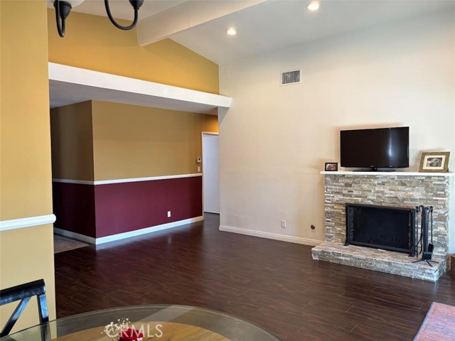 6914 Andasol Avenue, Lake Balboa CA: https://media.crmls.org/medias/d0ddbabd-c3d2-4f30-9173-b80e709f0d1e.jpg