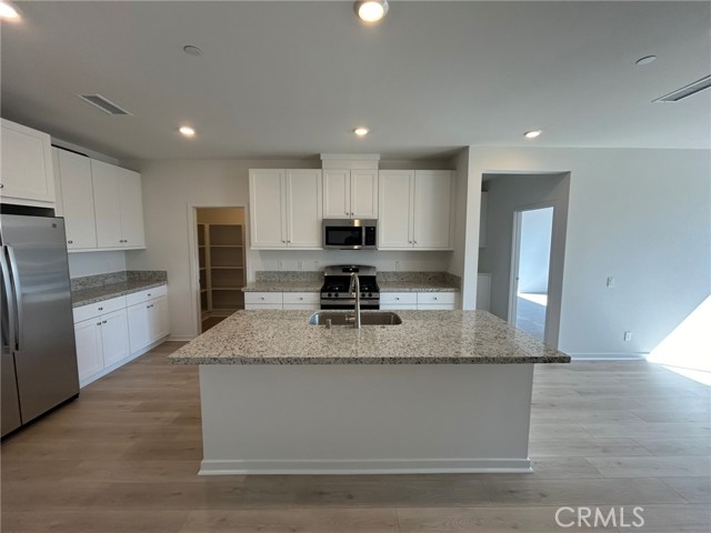 Detail Gallery Image 6 of 33 For 1000 Tangent Privado 302, Ontario,  CA 91764 - 3 Beds | 2 Baths
