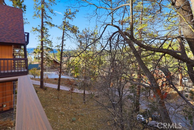 Detail Gallery Image 4 of 16 For 1053 Bruin, Fawnskin,  CA 92333 - 2 Beds | 1 Baths