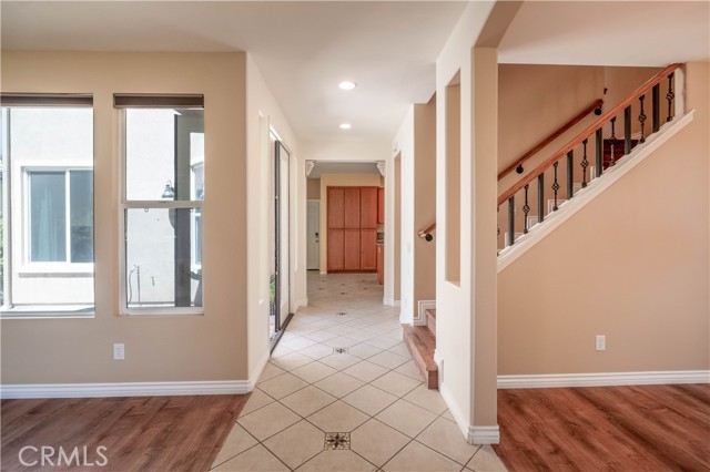 27531 Sunny Creek Drive, Valencia CA: https://media.crmls.org/medias/d0df0418-eb34-4a45-9fba-da390bfd2df4.jpg