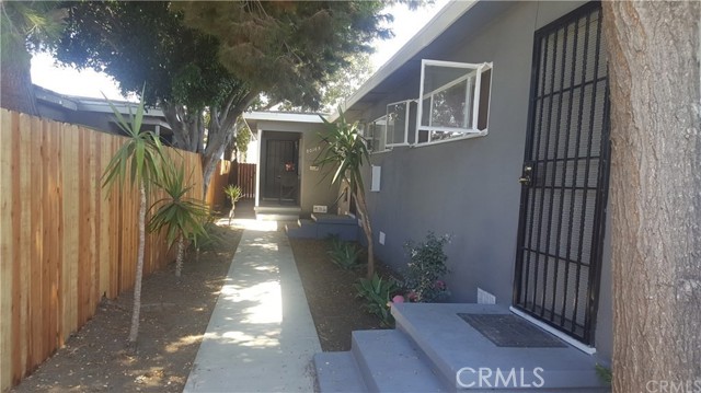 8014 S Western Avenue, Los Angeles CA: https://media.crmls.org/medias/d0df1a15-0899-4b2e-88a9-b598cd5b7ed4.jpg