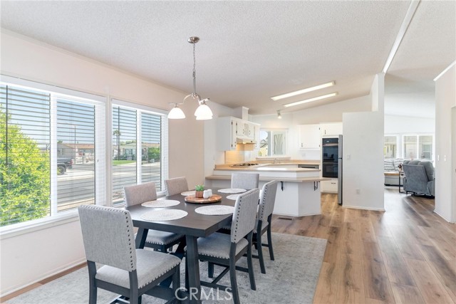 Detail Gallery Image 2 of 37 For 38370 via Taffia, Murrieta,  CA 92563 - 2 Beds | 2 Baths