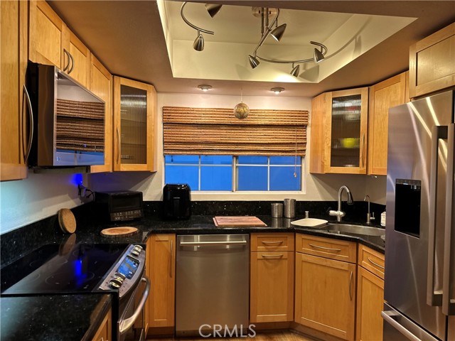 Detail Gallery Image 11 of 37 For 2217 Vanderbilt Ln #8,  Redondo Beach,  CA 90278 - 2 Beds | 1/1 Baths