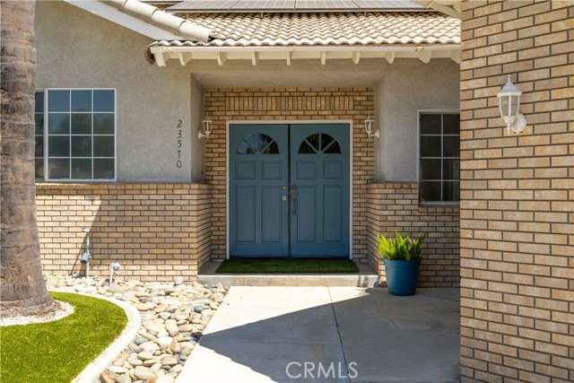 23570 Brook Drive, Canyon Lake CA: https://media.crmls.org/medias/d0e0f348-fada-406a-90bc-dbe028f34204.jpg