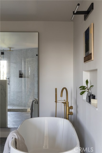 Detail Gallery Image 18 of 47 For 654 S Cumberland, Lake Arrowhead,  CA 92352 - 5 Beds | 5 Baths