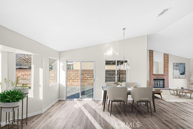 Detail Gallery Image 12 of 41 For 3538 Apollo, Palmdale,  CA 93550 - 4 Beds | 2 Baths