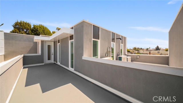 2306 Aviation Boulevard, Redondo Beach, California 90278, 4 Bedrooms Bedrooms, ,5 BathroomsBathrooms,Residential,Sold,Aviation,PV21200474