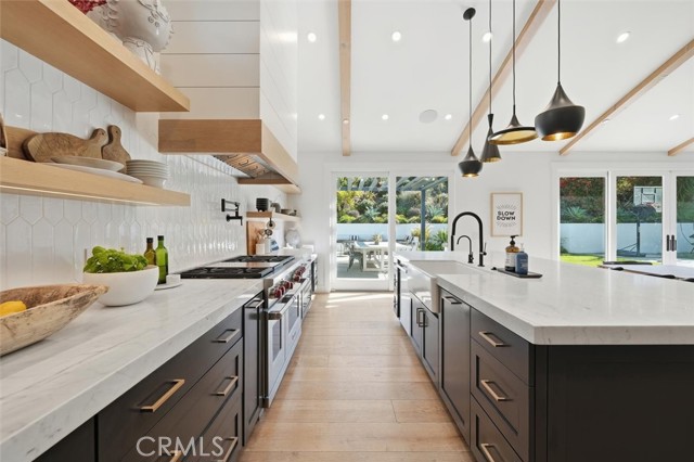 Detail Gallery Image 12 of 38 For 2848 Carob, Newport Beach,  CA 92660 - 5 Beds | 4/1 Baths