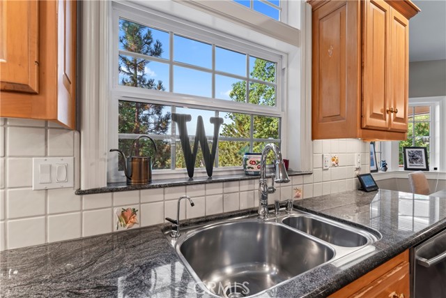 Detail Gallery Image 17 of 64 For 1010 Black Oaks Dr, Lake Arrowhead,  CA 92352 - 3 Beds | 2/2 Baths