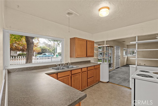 Detail Gallery Image 10 of 47 For 476 E 7th Ave, Chico,  CA 95926 - 4 Beds | 2 Baths