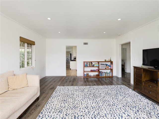 Detail Gallery Image 7 of 35 For 12509 Manor Dr, Hawthorne,  CA 90250 - 3 Beds | 2 Baths