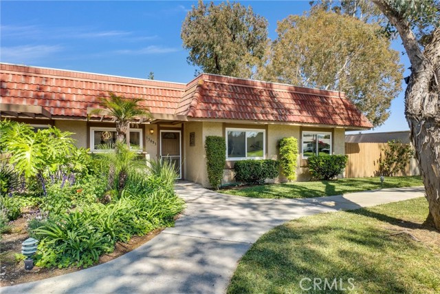 Detail Gallery Image 2 of 27 For 15083 Oak Ln, Chino Hills,  CA 91709 - 3 Beds | 2 Baths
