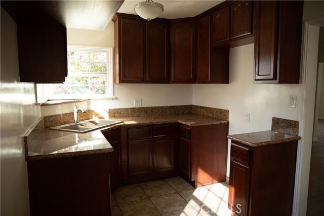 Detail Gallery Image 18 of 51 For 9726 Kauffman Ave, South Gate,  CA 91355 - 2 Beds | 1 Baths