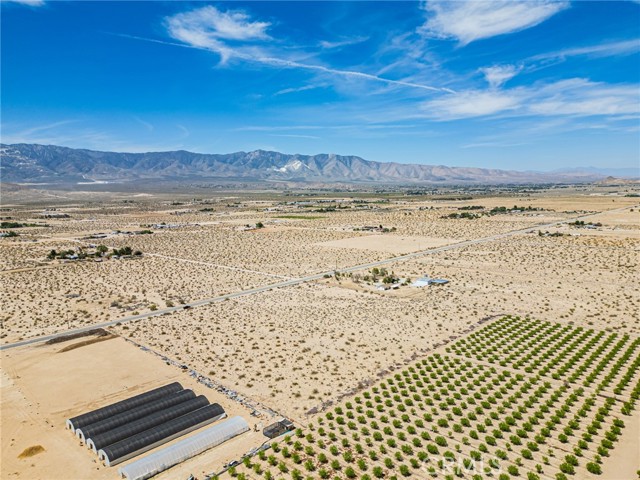 34700 Rabbit Springs Road, Lucerne Valley CA: https://media.crmls.org/medias/d0e60511-5e19-4370-b716-1a58d8e9a0a8.jpg