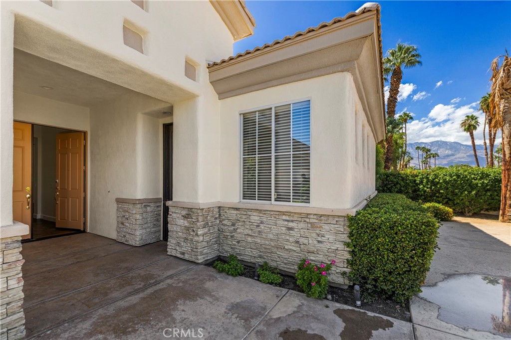 MLS #OC25175236 image #2