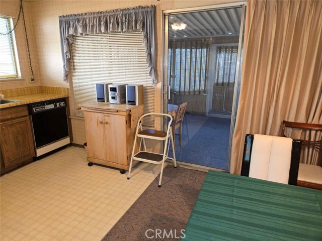 2875 Myers Street, Riverside CA: https://media.crmls.org/medias/d0e65a47-923d-45ec-bf98-4026040cb667.jpg