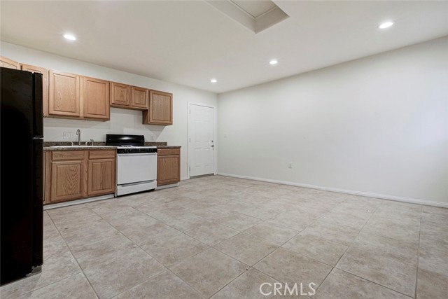 Detail Gallery Image 23 of 54 For 6648 Gaviota Ave, Lake Balboa,  CA 91406 - 4 Beds | 4 Baths