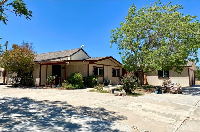 9582 Buttemere Road, Phelan CA: https://media.crmls.org/medias/d0e69ba4-e201-461c-8ced-8e6a30242f16.jpg