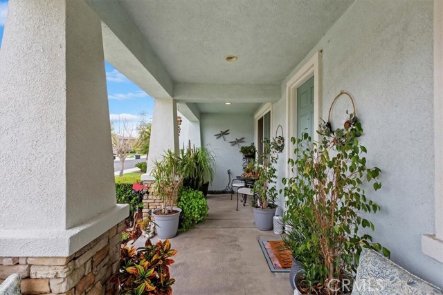 Detail Gallery Image 4 of 44 For 6686 Ashford Mill Ct, Corona,  CA 92880 - 4 Beds | 4 Baths
