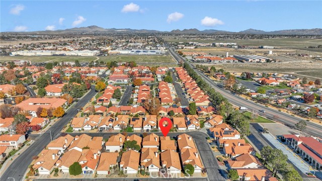 Detail Gallery Image 4 of 36 For 19265 Pine Way, Apple Valley,  CA 92308 - 2 Beds | 1/1 Baths