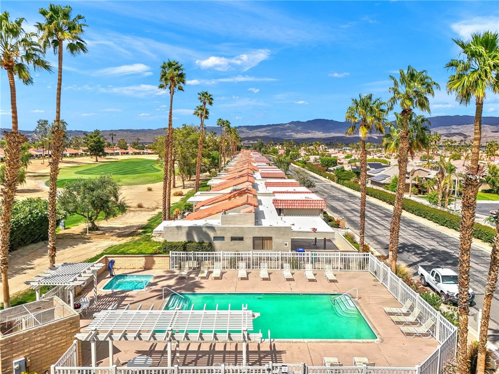 https://media.crmls.org/medias/d0e89aa0-0155-4145-8679-a7bfccff606c.jpg?preset=X-Large