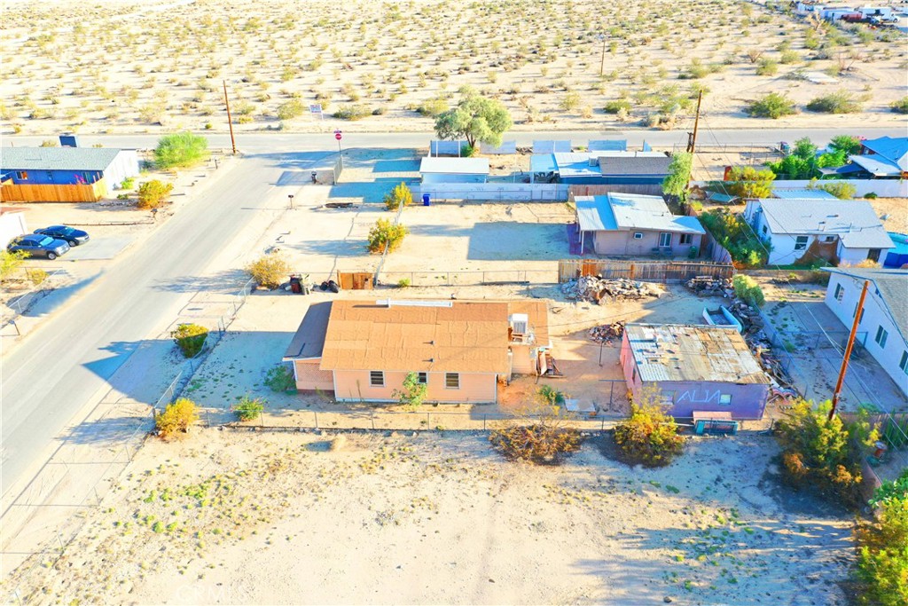 https://media.crmls.org/medias/d0e8aa51-8739-417a-8748-4391397583b9.jpg?preset=X-Large