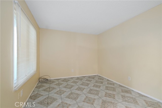 Detail Gallery Image 11 of 23 For 1650 S Campus, Ontario,  CA 91761 - 2 Beds | 2/1 Baths
