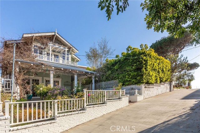 404 17th Street, Manhattan Beach, California 90266, 3 Bedrooms Bedrooms, ,2 BathroomsBathrooms,Residential,Sold,17th,SB21090546