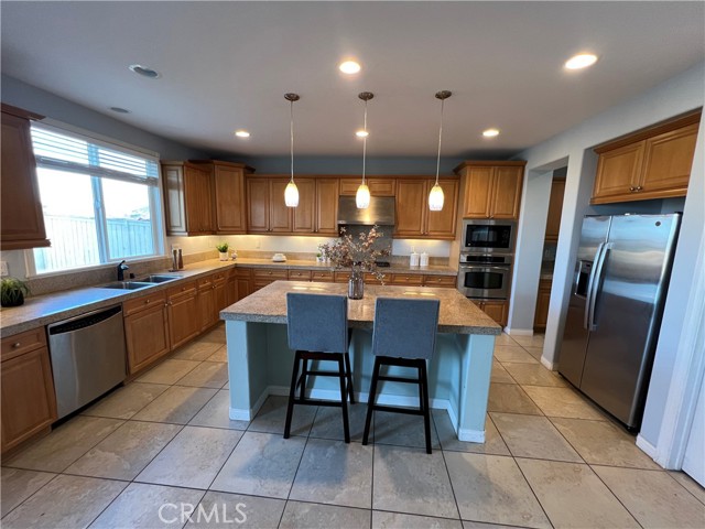 Detail Gallery Image 9 of 18 For 21 Plaza Modena, Lake Elsinore,  CA 92532 - 4 Beds | 3/1 Baths