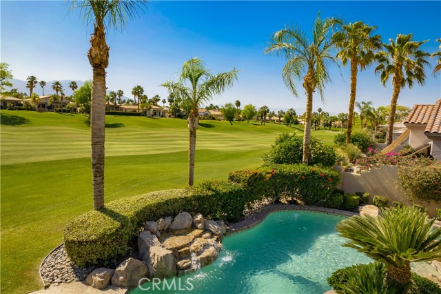 Detail Gallery Image 11 of 35 For 727 Arrowhead Dr, Palm Desert,  CA 92211 - 3 Beds | 3/1 Baths