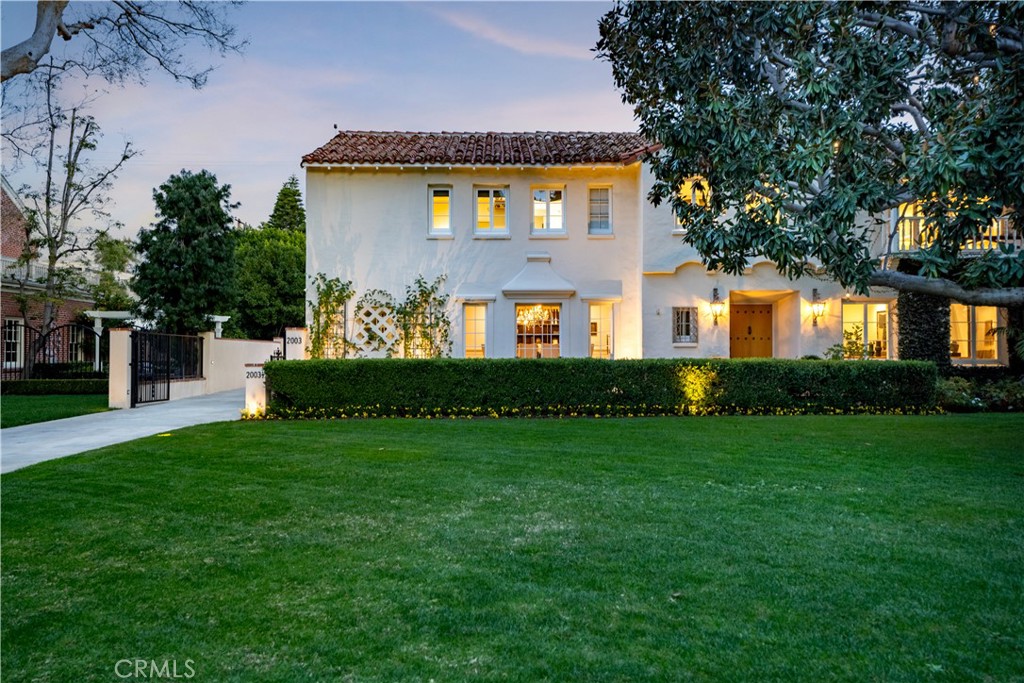 2003 N Victoria Drive