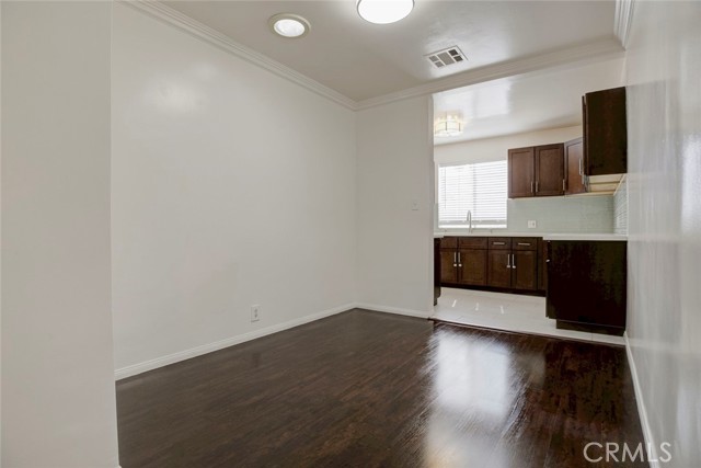 Detail Gallery Image 9 of 26 For 12156 Vanowen St, North Hollywood,  CA 91605 - 2 Beds | 1 Baths