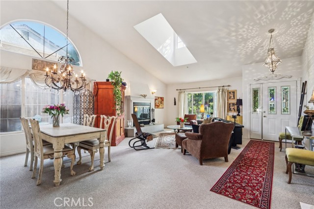 Detail Gallery Image 5 of 28 For 925 N Valley St, Burbank,  CA 91505 - 3 Beds | 2 Baths