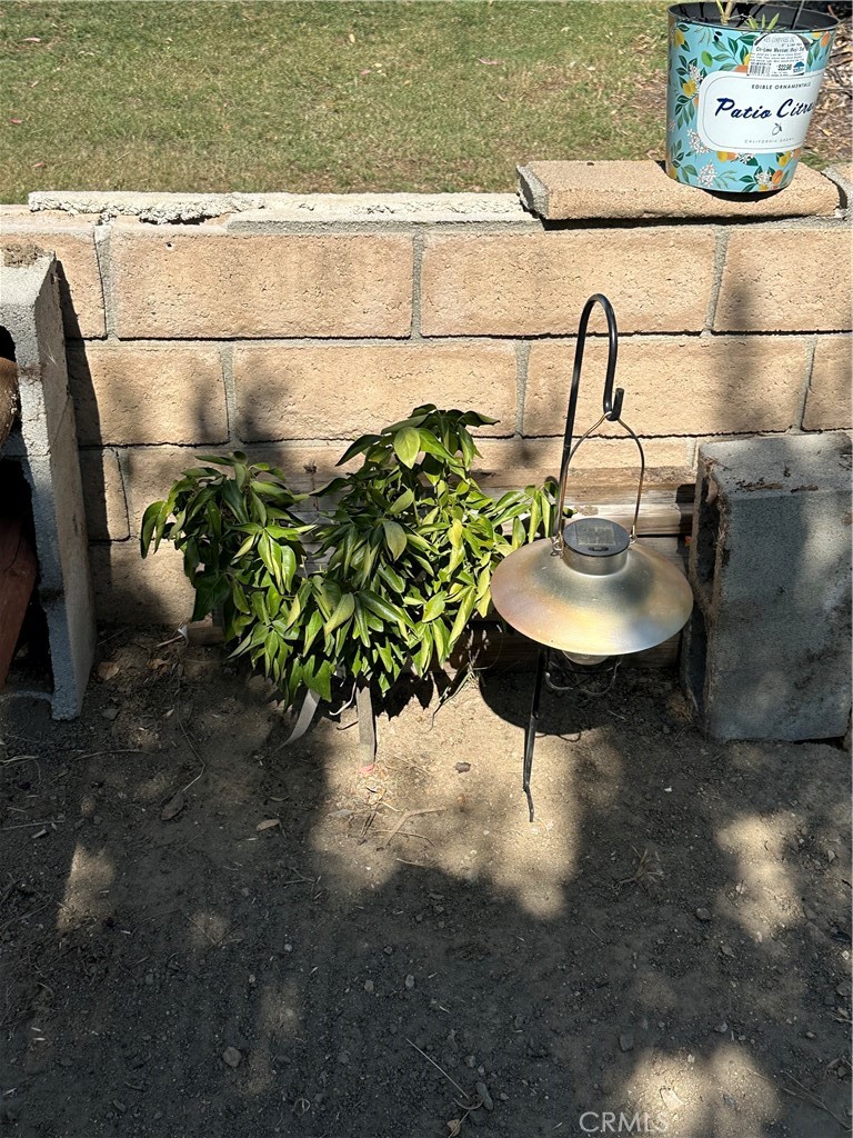 https://media.crmls.org/medias/d0eb6fd1-081c-44cf-83fc-8c71063e58ba.jpg?preset=X-Large