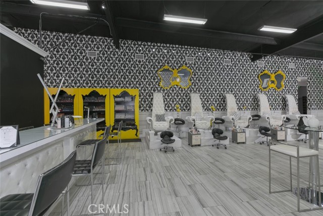 13041 Victory, Valley Glen CA: https://media.crmls.org/medias/d0ebd518-cdae-4585-bfe6-a5ae070db329.jpg